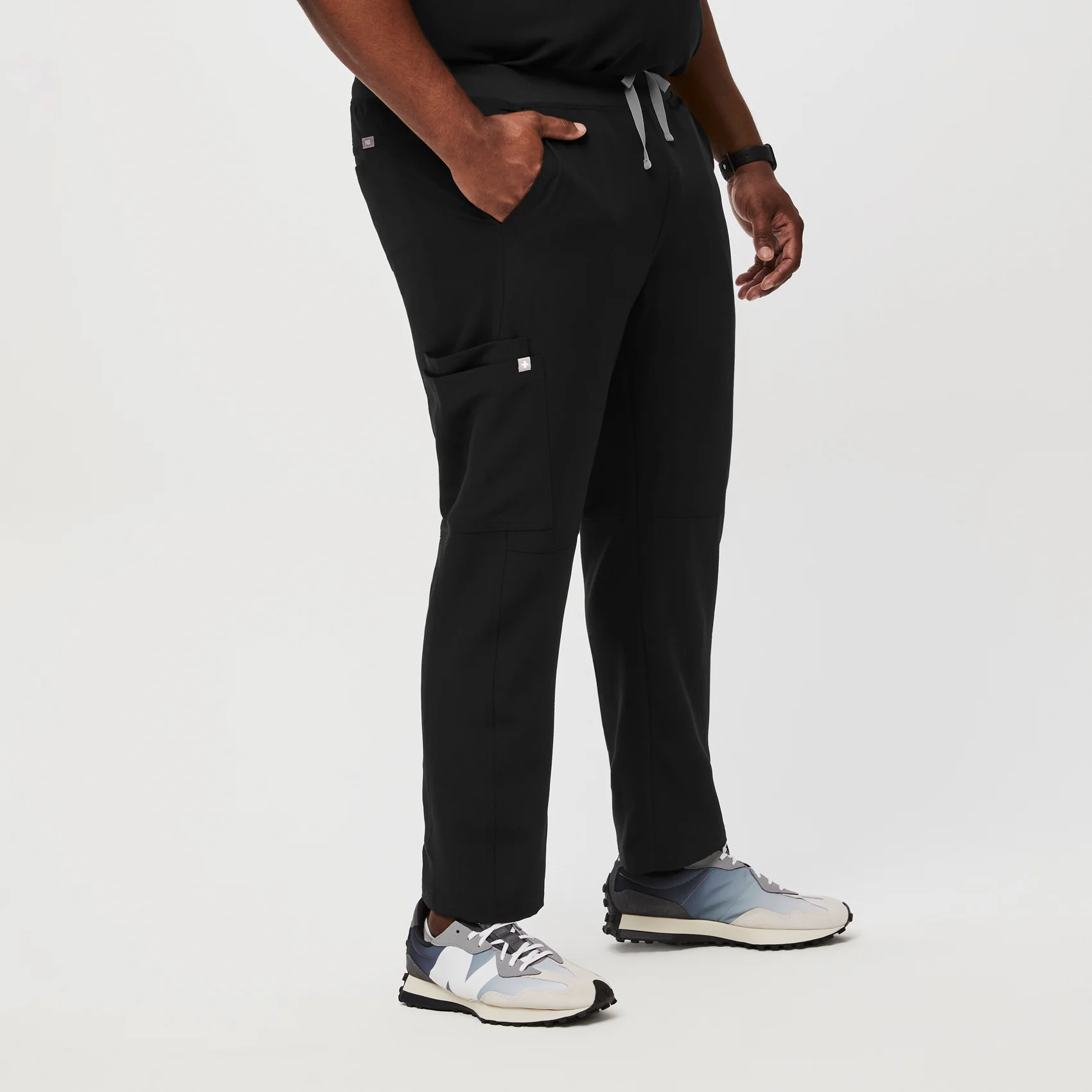 men's Black Axim™ - Short Cargo Scrub Pants (3XL - 6XL) - Image 3