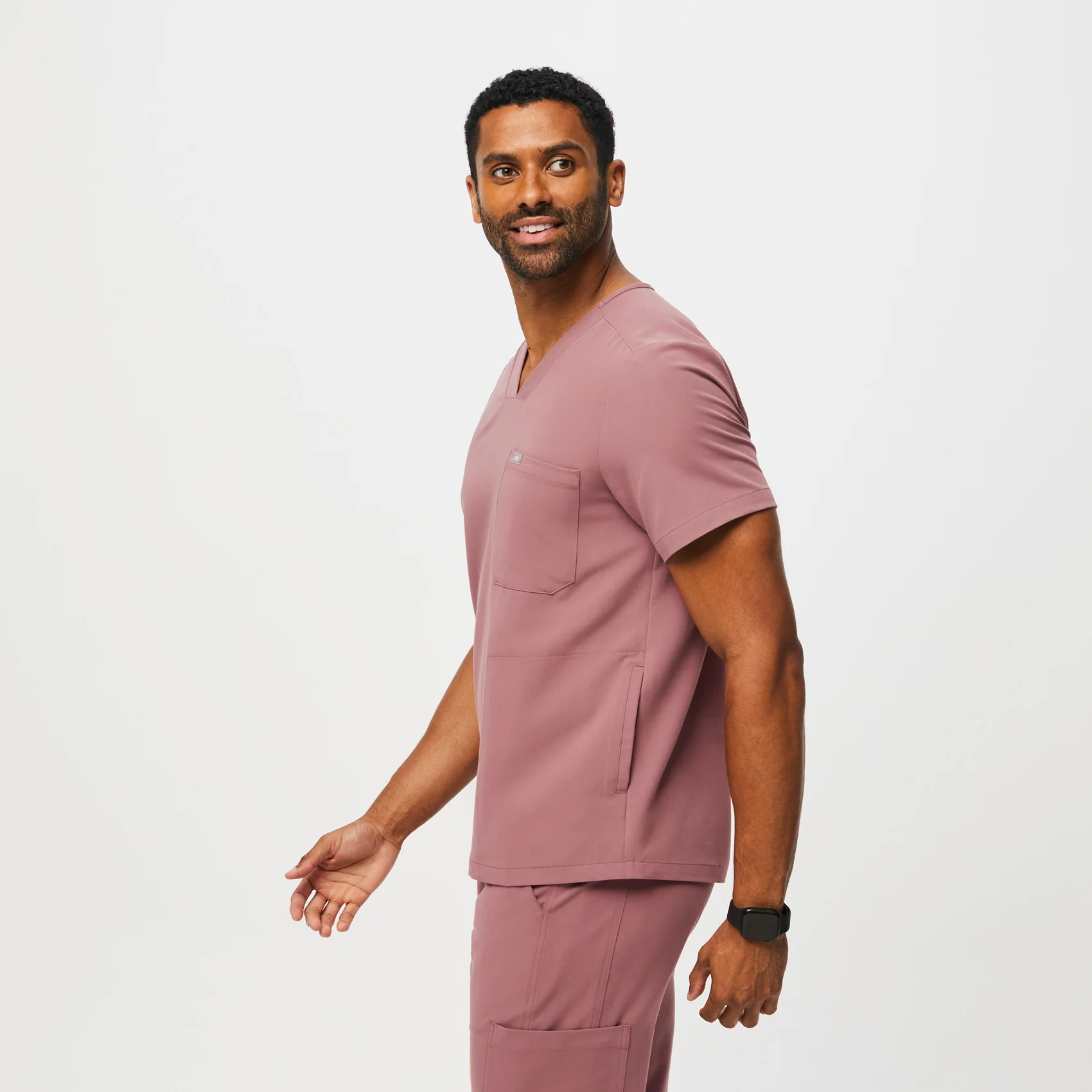men's Mauve Chisec™ - Three-Pocket Scrub Top - Image 3