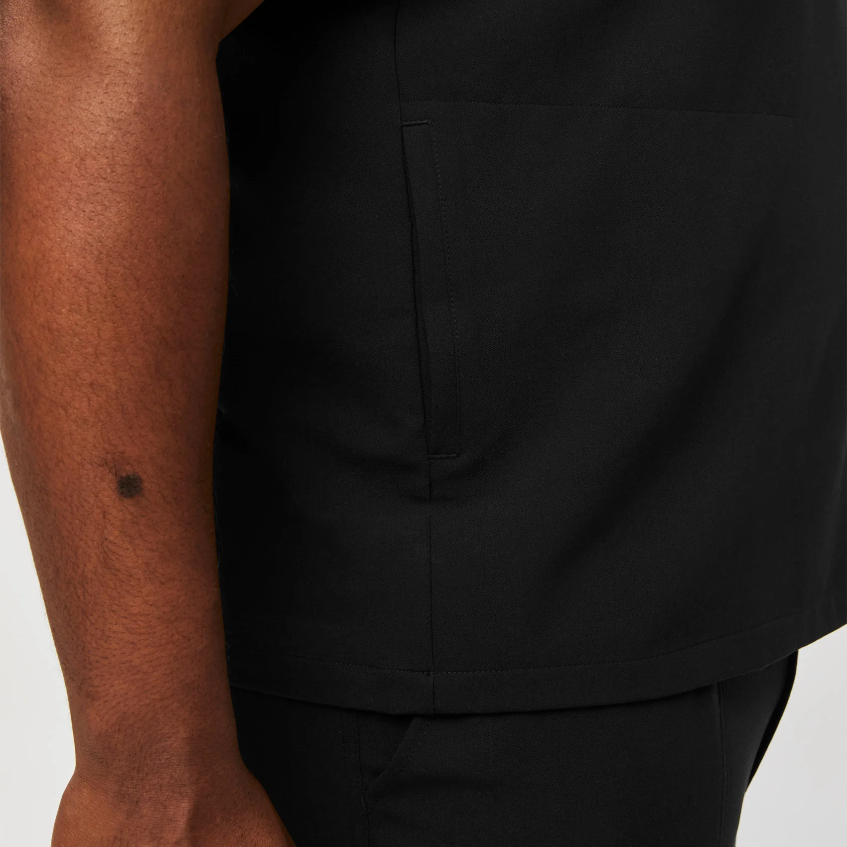 Men's Black Chisec™ - Three-Pocket Scrub Top (3XL - 6XL) - Image 5