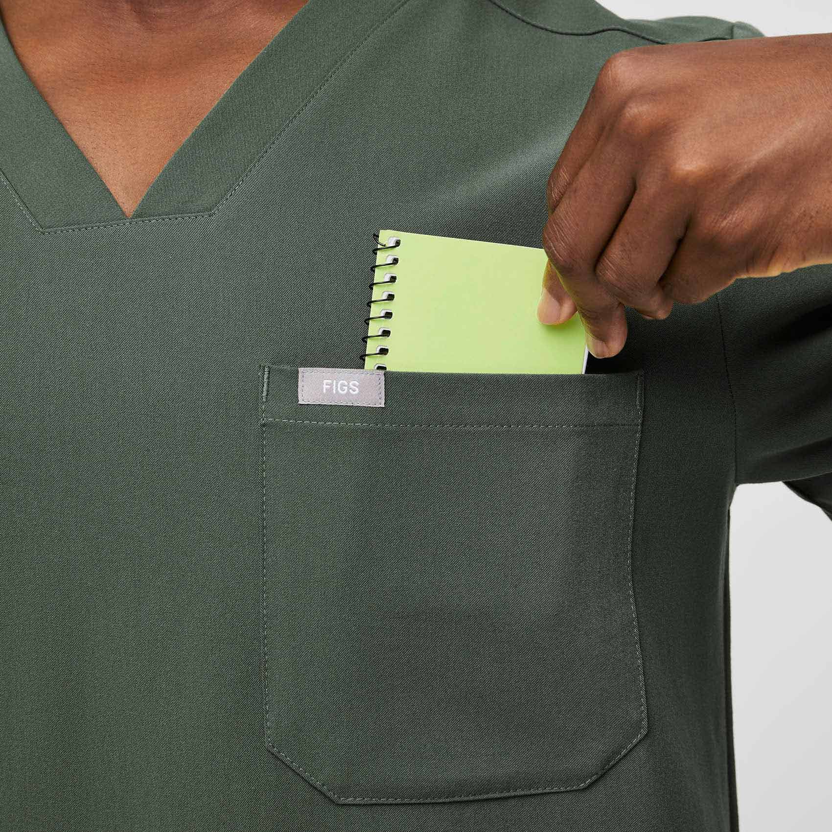 men's Moss Chisec™ - Three-Pocket Scrub Top (3XL - 6XL) - Image 6