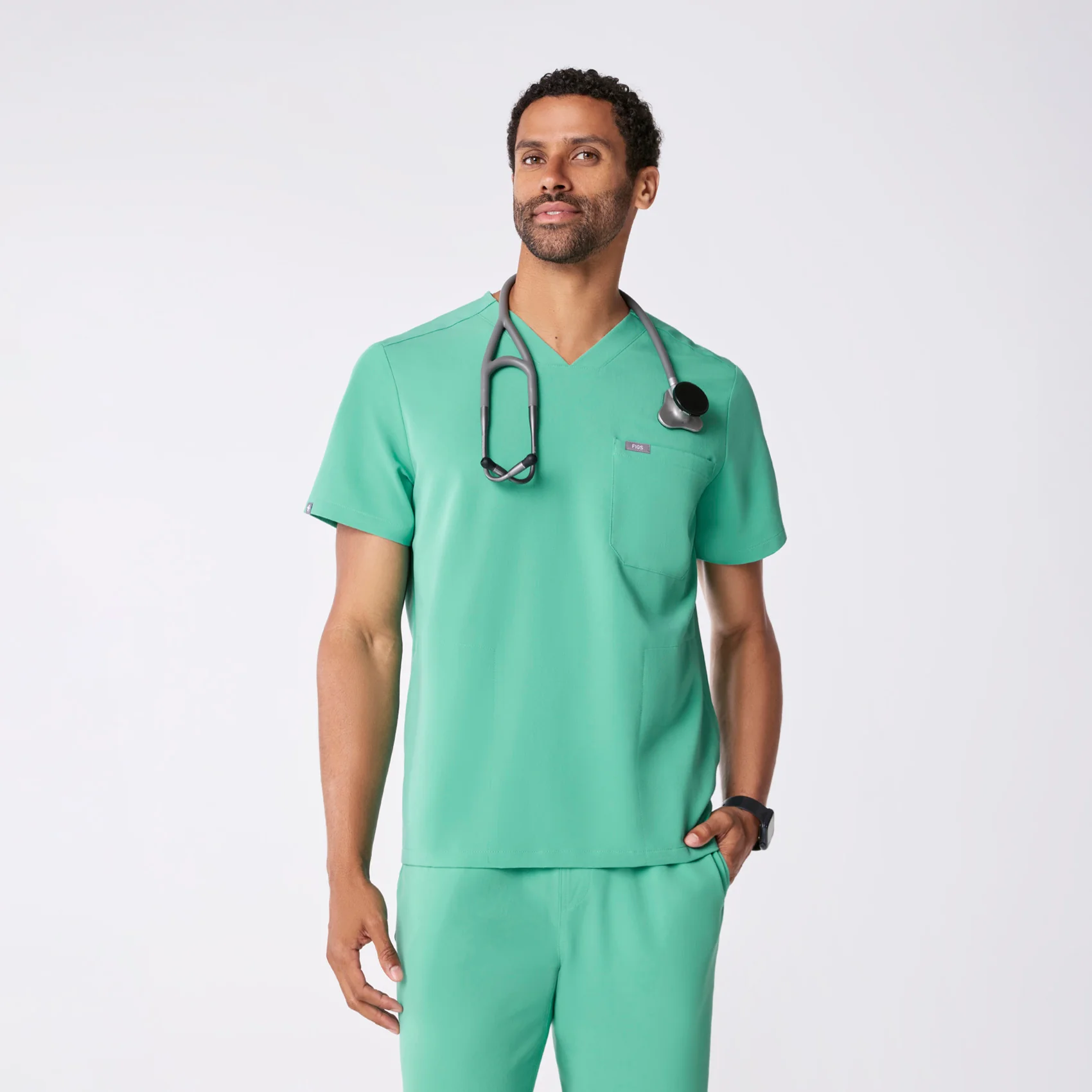 men's Surgical Green Chisec - Three-Pocket Scrub Topā¢