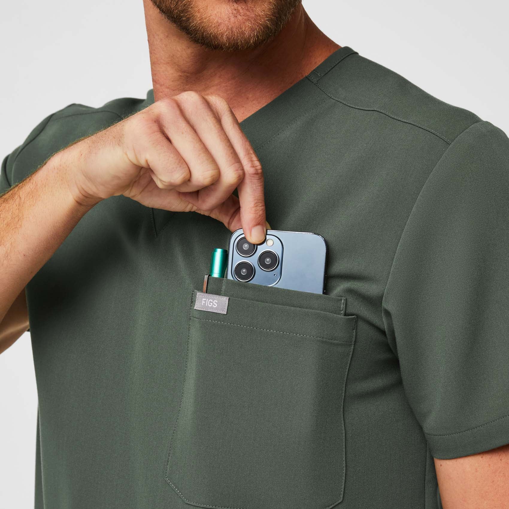 Men's Moss Leon™ - Three-Pocket Scrub Top - Image 5