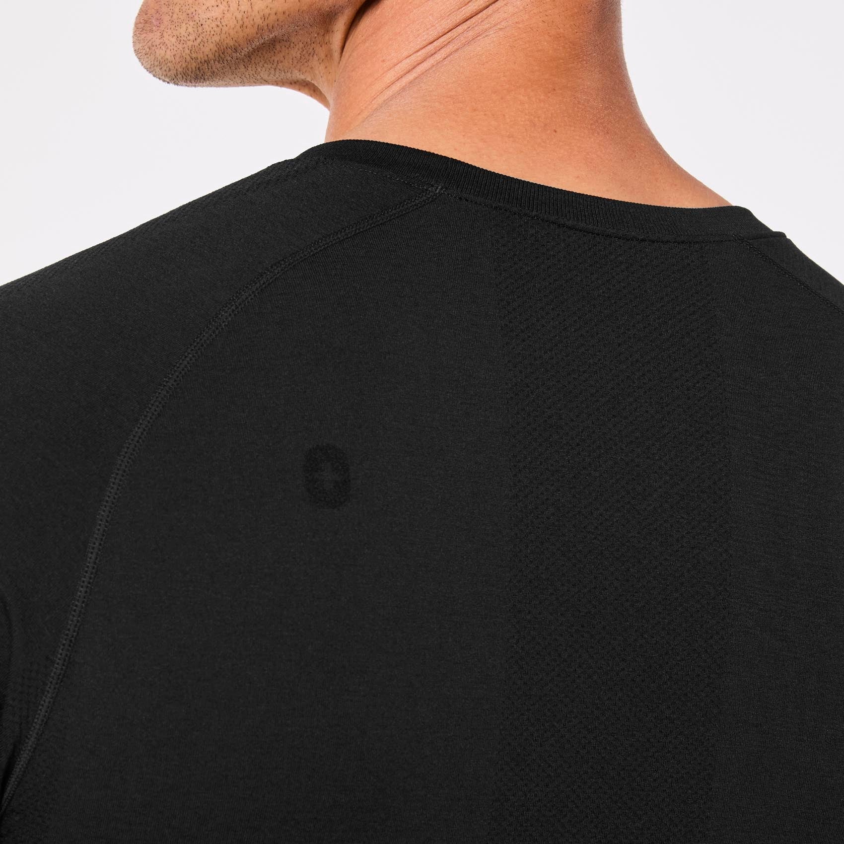 men's Black Makato Seamless - Shortsleeve Underscrub - Image 5