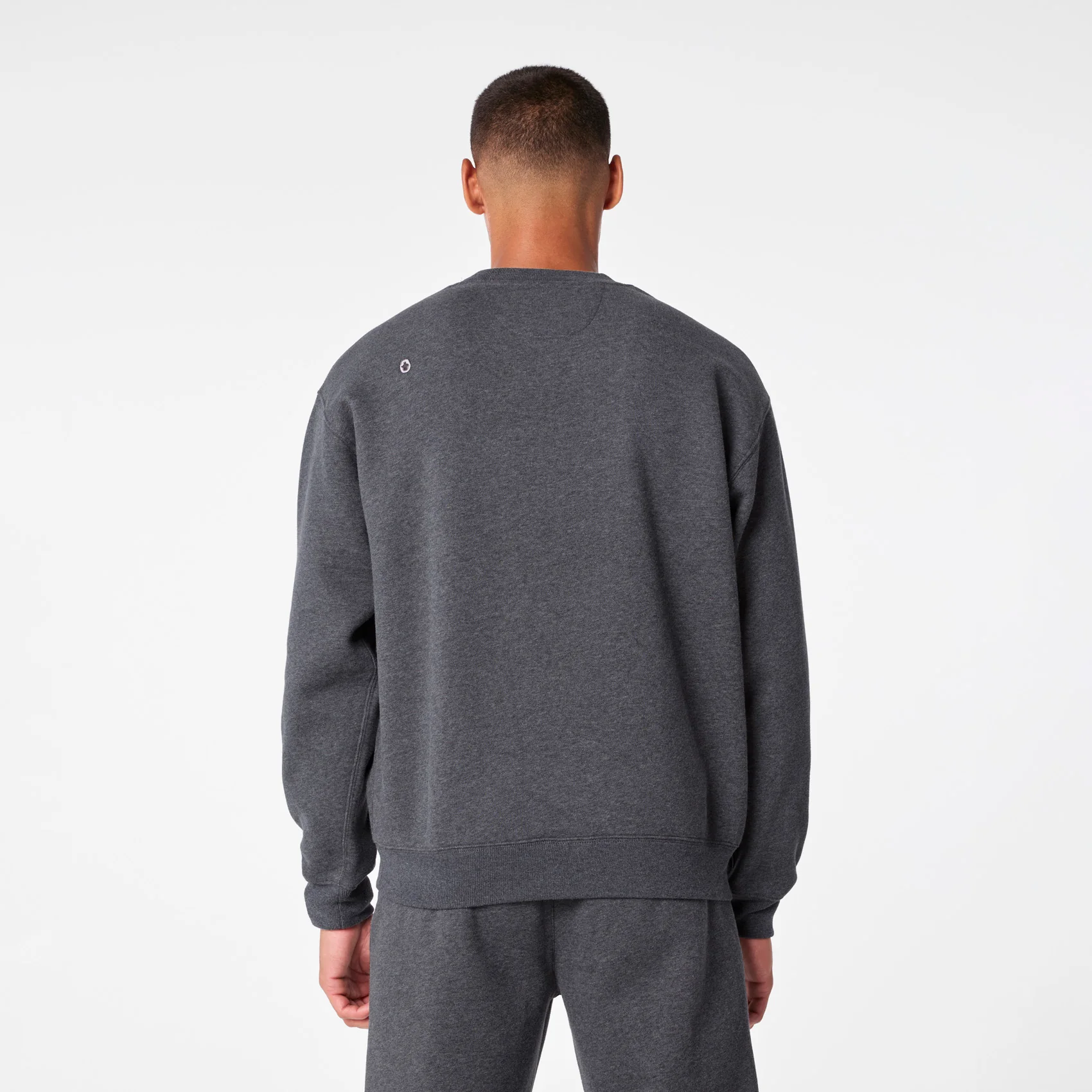 men's Charcoal Heather Grey Off-Shift Relaxed - Crewneck Sweatshirt™ - Image 4
