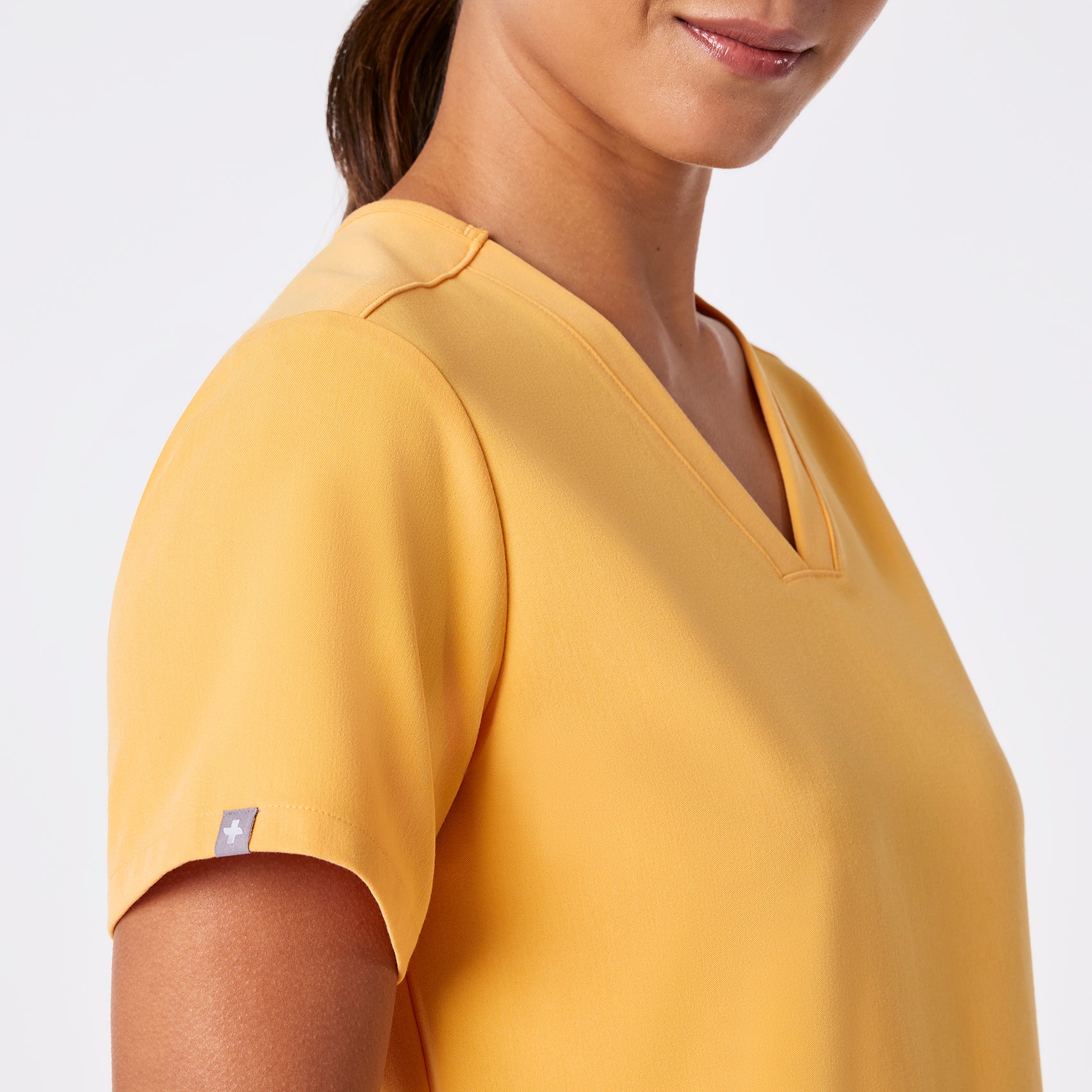 women's Dandelion Casma - Three-Pocket Scrub Top™ - Image 5