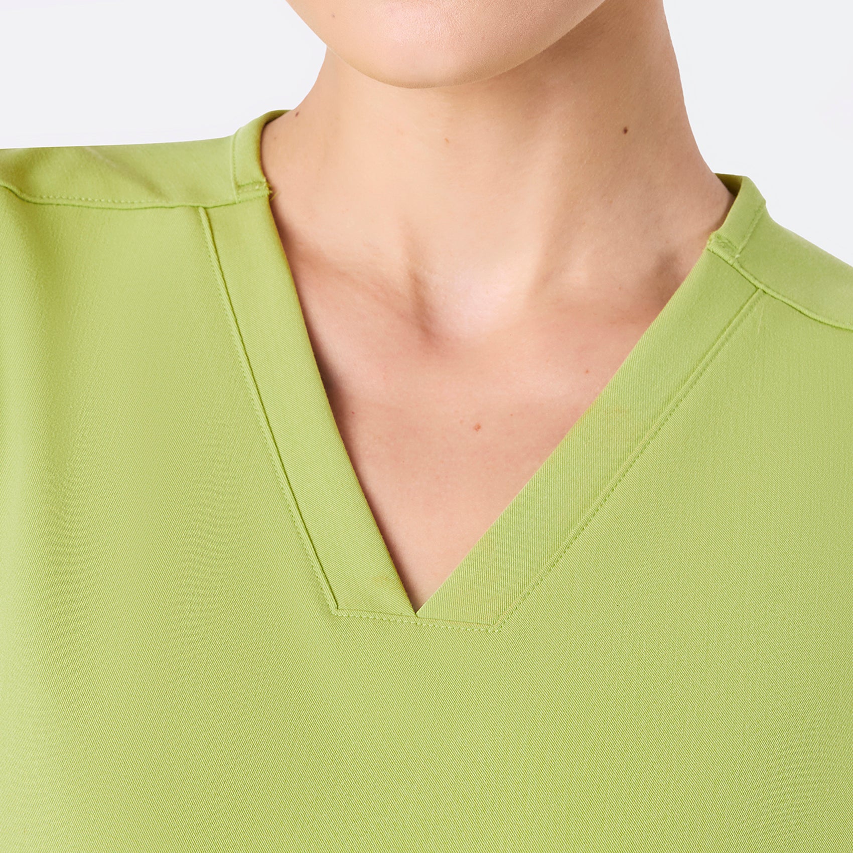 women's Matcha Casma - Three-Pocket Scrub Top™ - Image 5