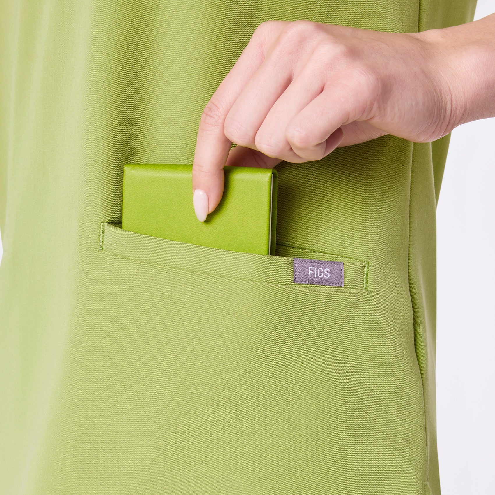 women's Matcha Casma - Three-Pocket Scrub Top™ - Image 6