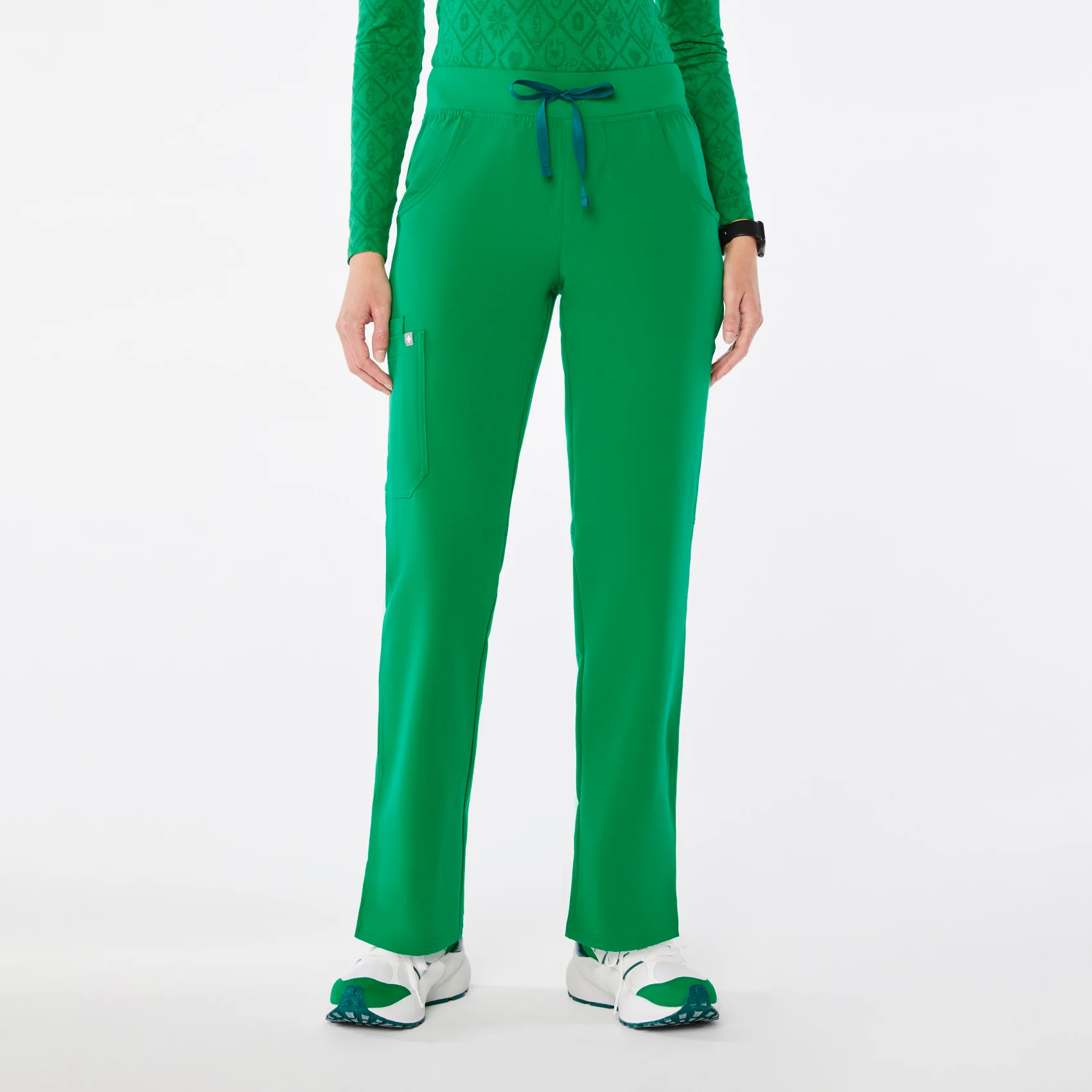 women's Evergreen Kade Petite Cargo Scrub Pant™