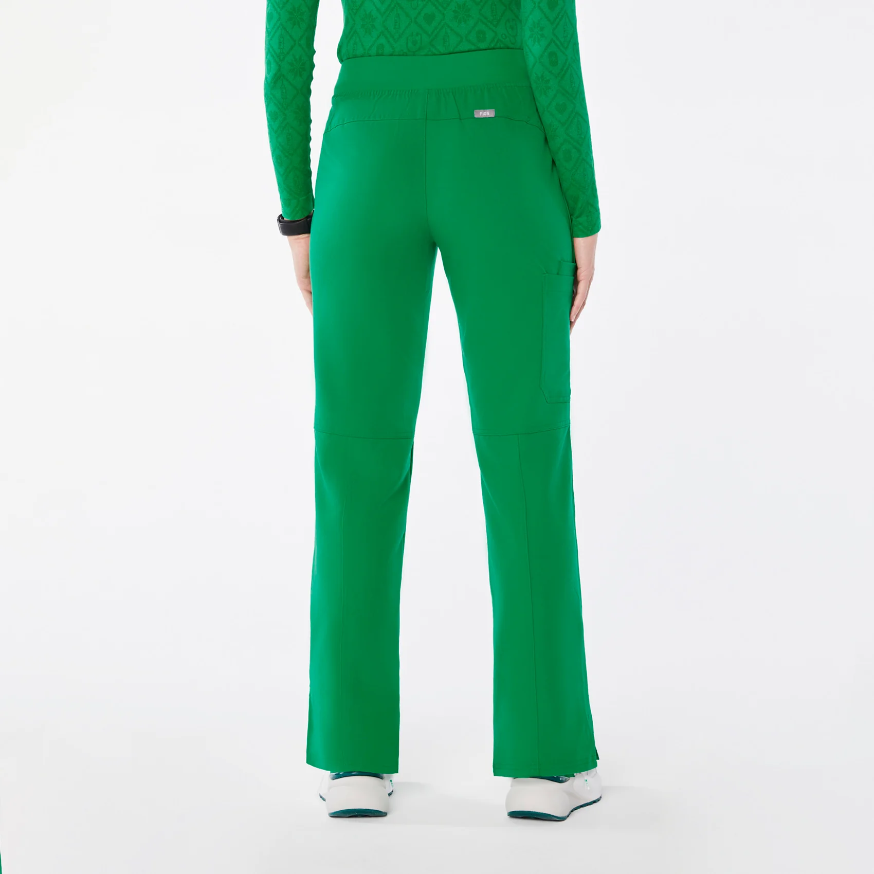 women's Evergreen Kade Petite Cargo Scrub Pant™ - Image 4