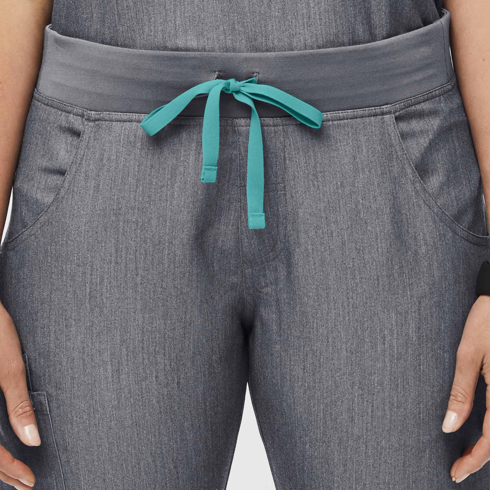 Women's Graphite Kade⢠- Petite Cargo Scrub Pants - Image 5