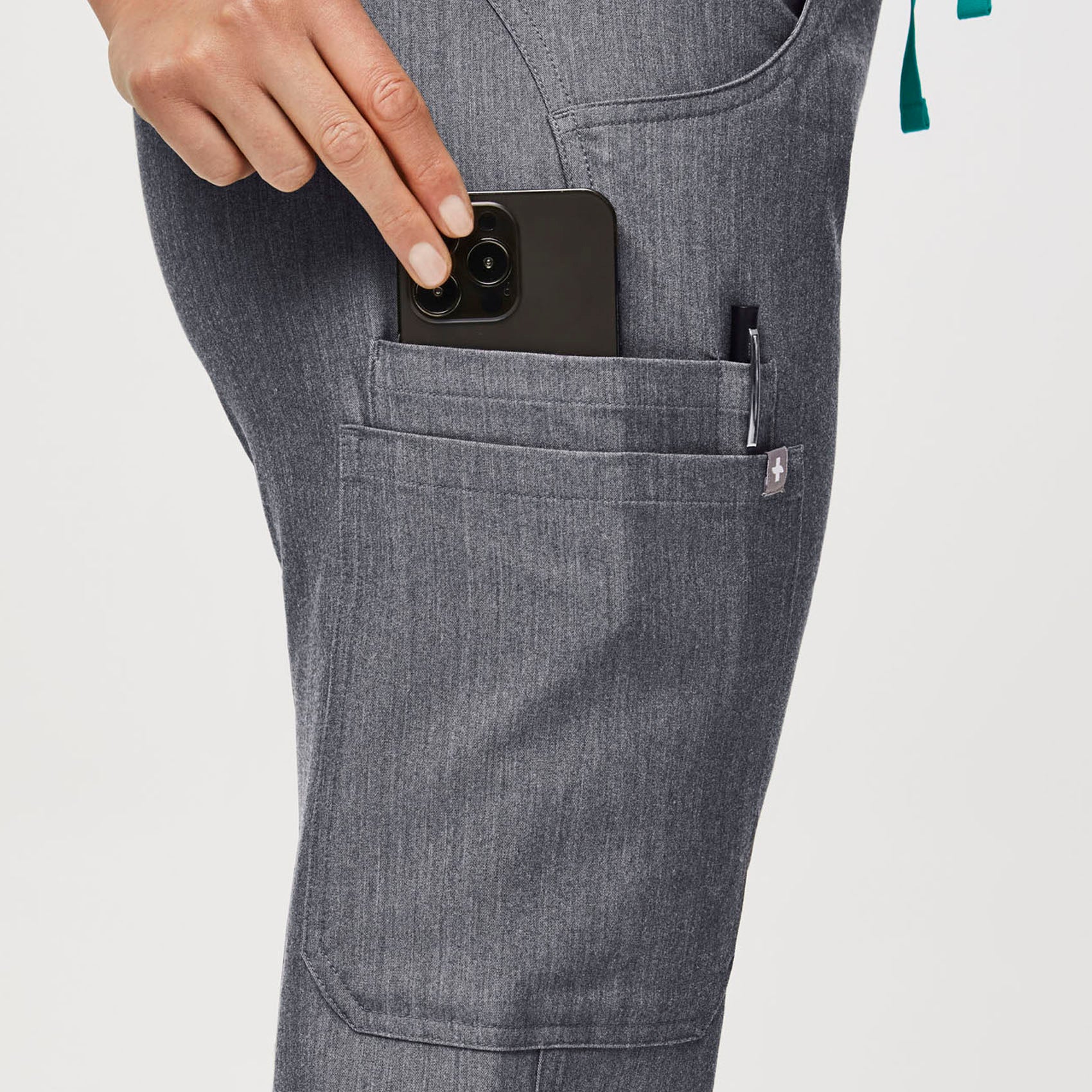 Women's Graphite Kade⢠- Petite Cargo Scrub Pants - Image 6