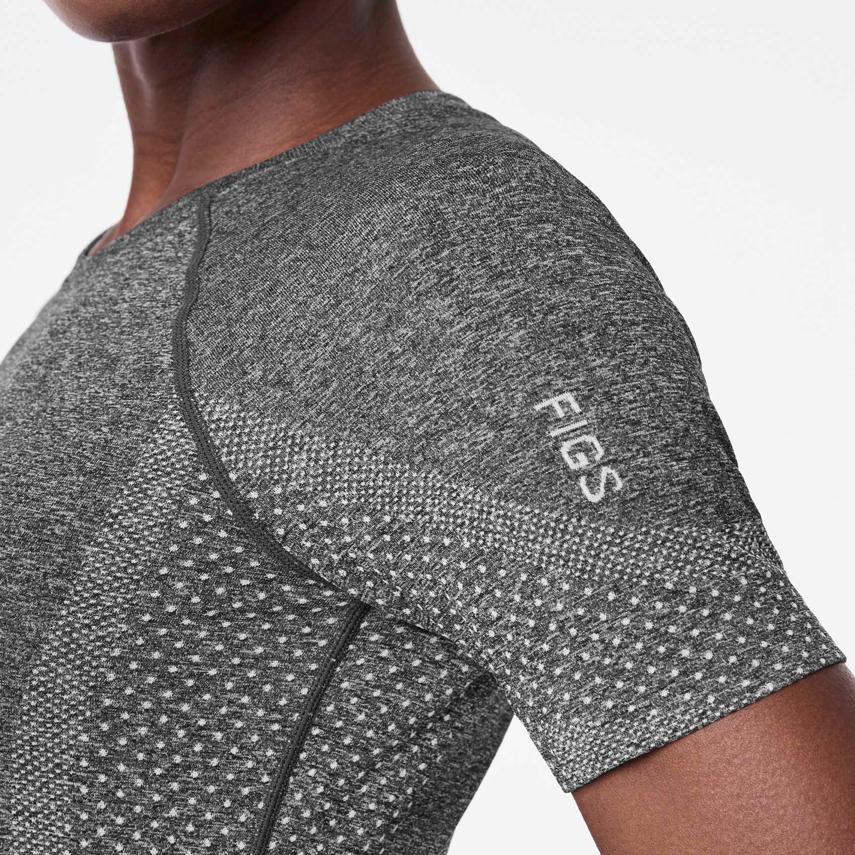 women's Graphite Salta Seamless - Shortsleeve Underscrub - Image 7