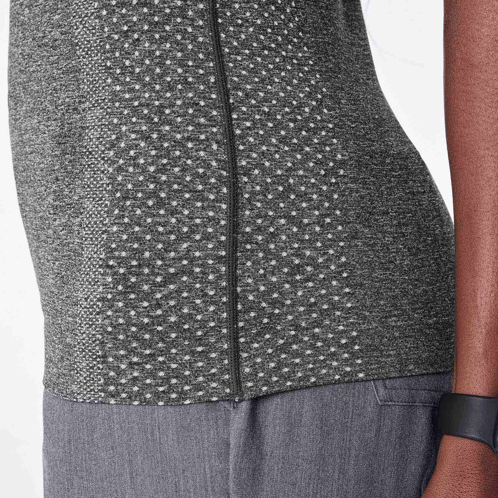 women's Graphite Salta Seamless - Shortsleeve Underscrub - Image 8
