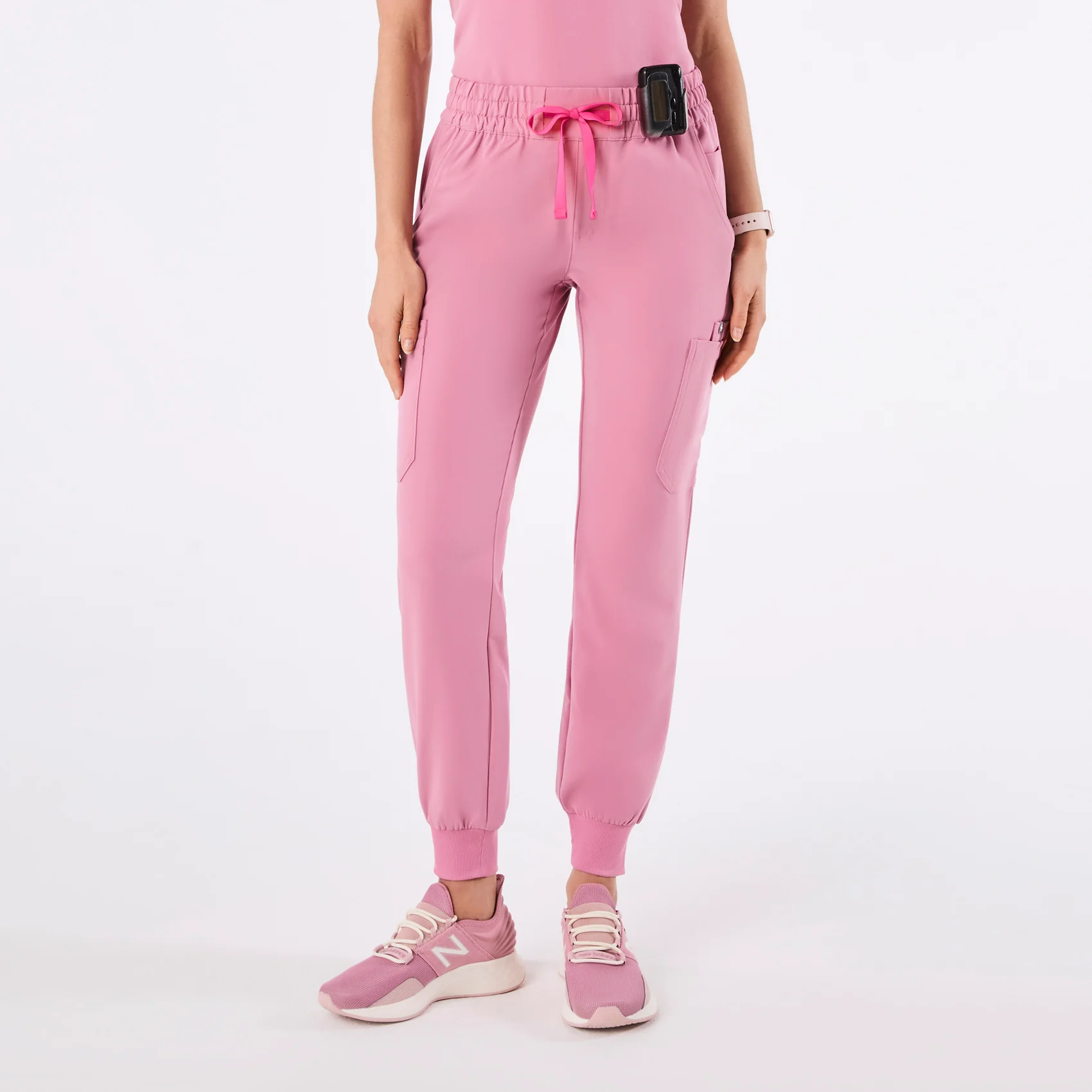 women's Chalk Pink Uman Relaxed - Petite Jogger Scrub Pant