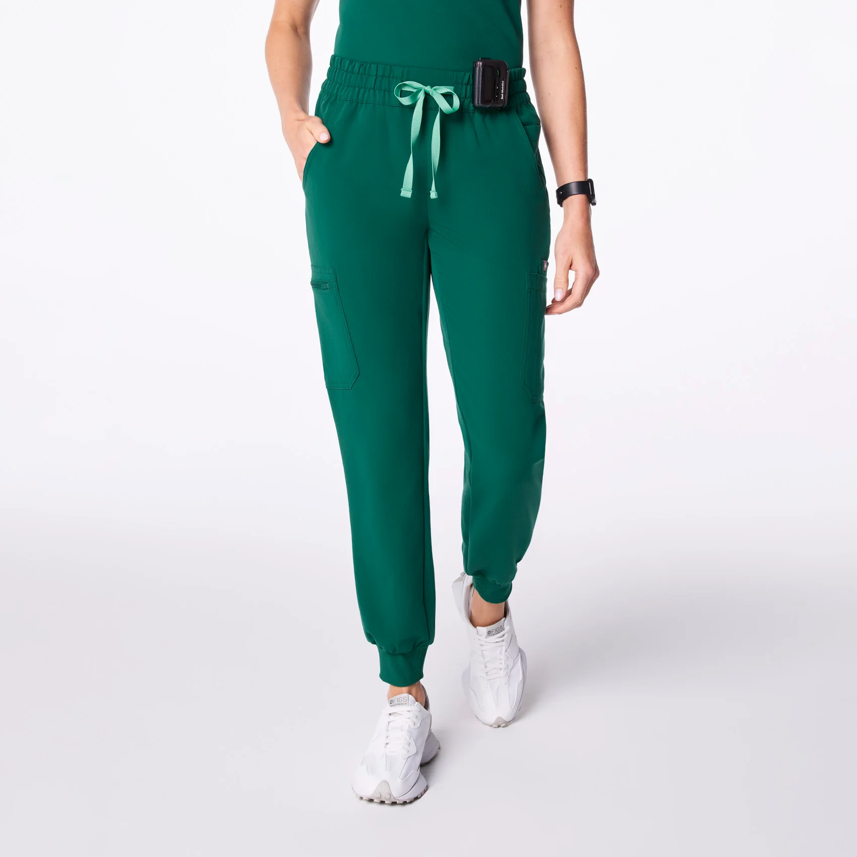 women's Hunter Green Uman Relaxed - Petite Jogger Scrub Pant