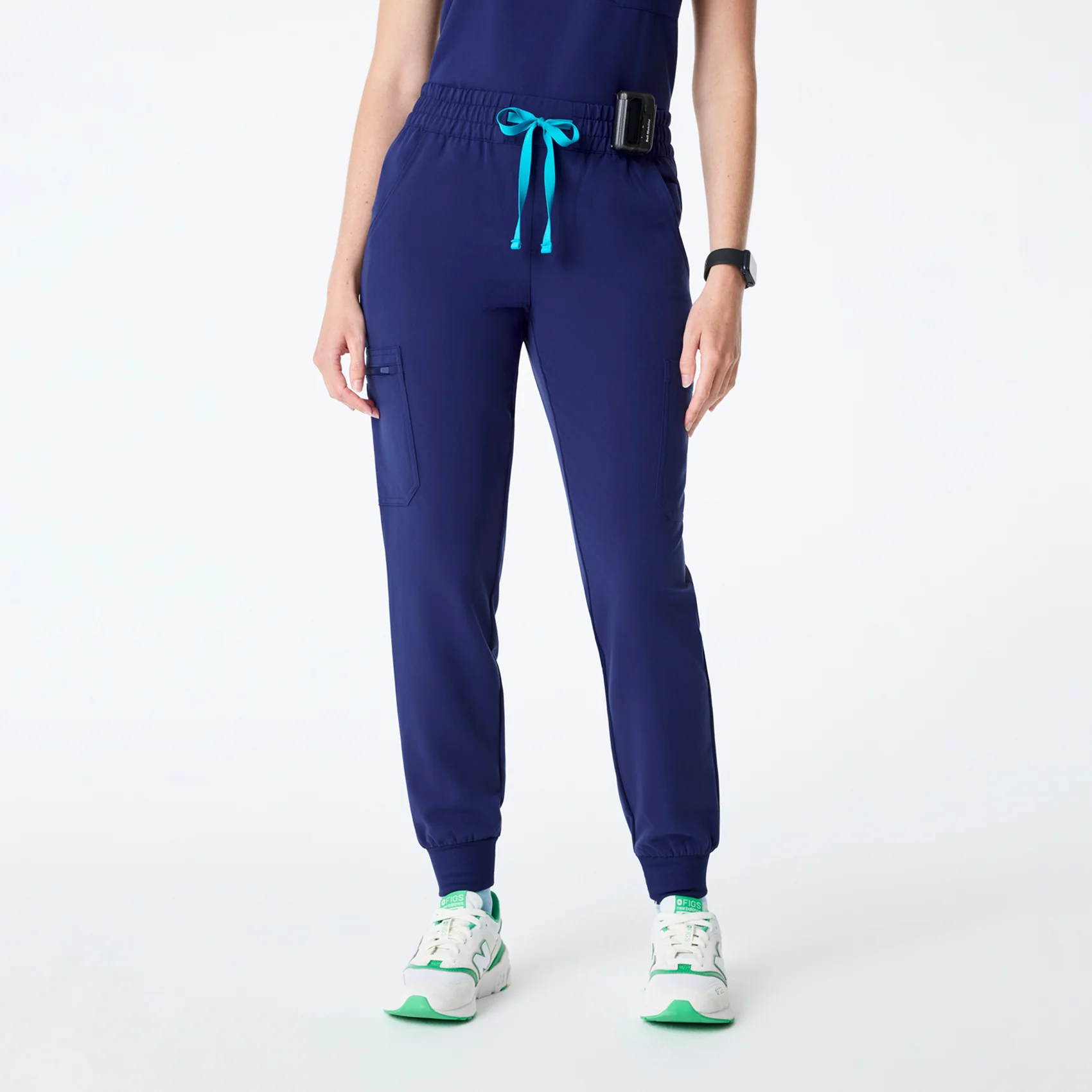 women's Sapphire Uman Relaxed - Petite Jogger Scrub Pant