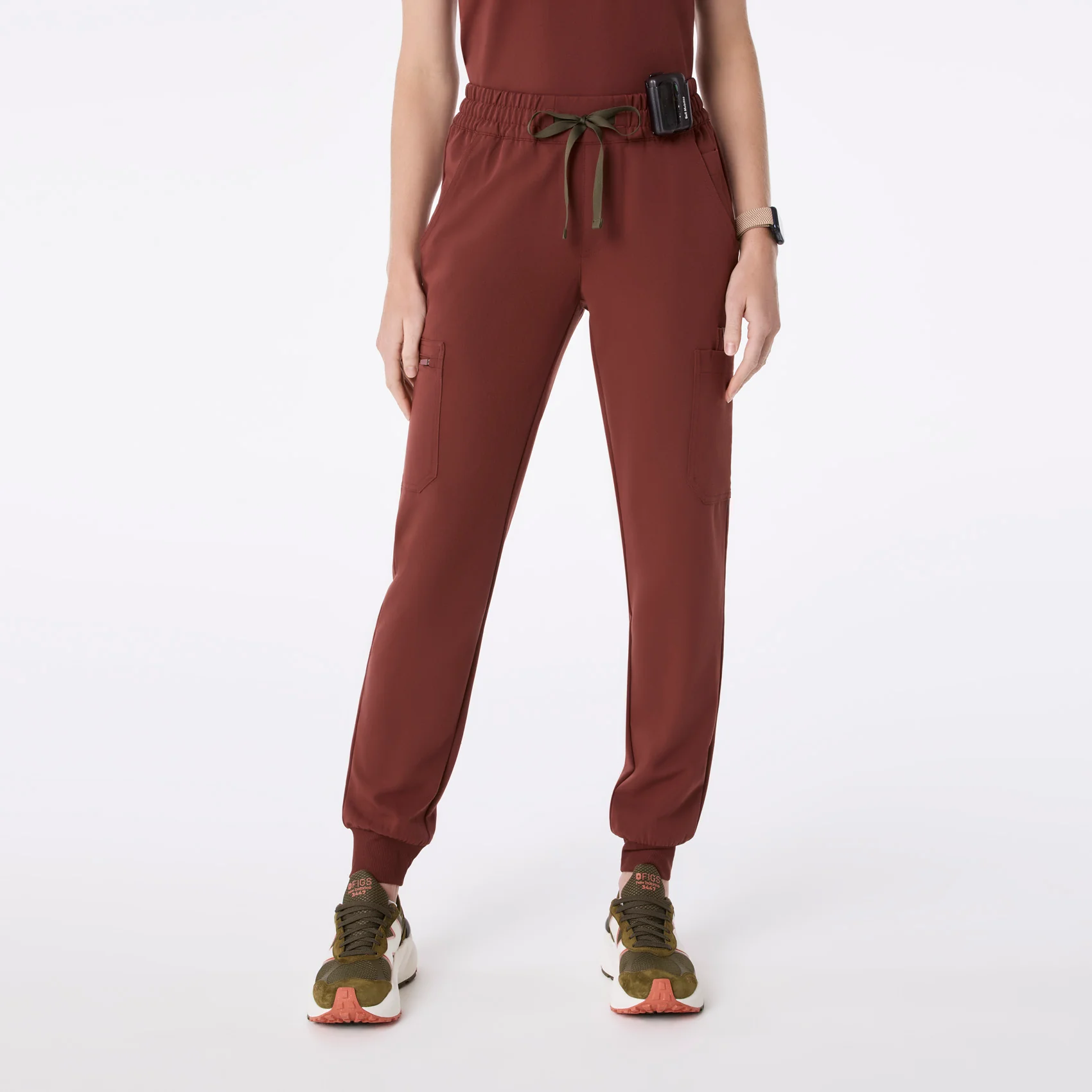 women's Walnut Uman Relaxed - Petite Jogger Scrub Pant